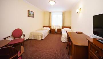 Фото номера Двухместный номер с 2 отдельными кроватями Отель Hotel Pan Tadeusz &amp; Rehabilitacja г. Сероцк 2