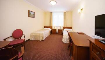 Фото номера Двухместный номер с 2 отдельными кроватями Отель Hotel Pan Tadeusz &amp; Rehabilitacja г. Сероцк 6