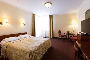 Фото номера Двухместный номер Делюкс с 1 кроватью Отель Hotel Pan Tadeusz &amp; Rehabilitacja г. Сероцк 2